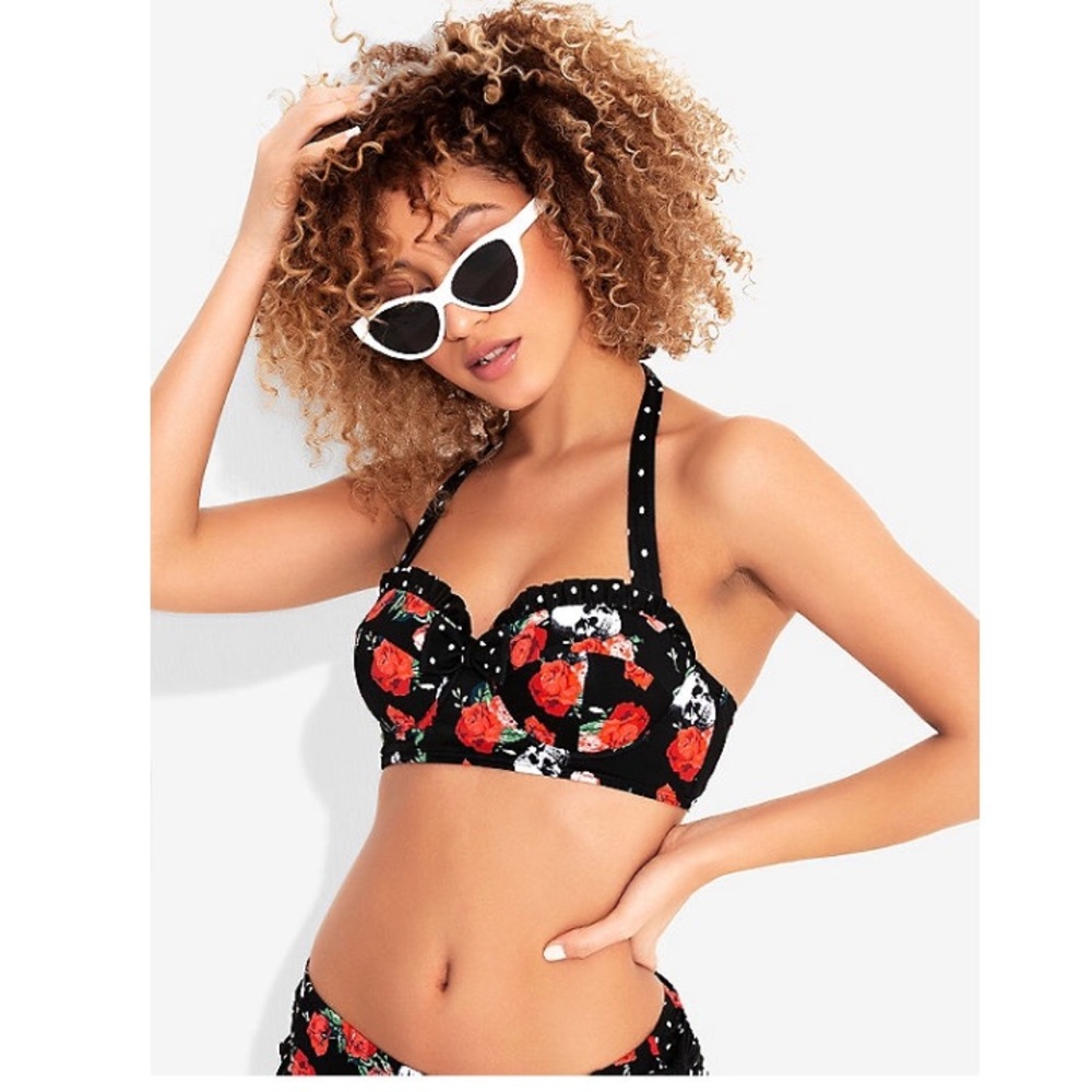 Polka dots, skulls & roses bikini set